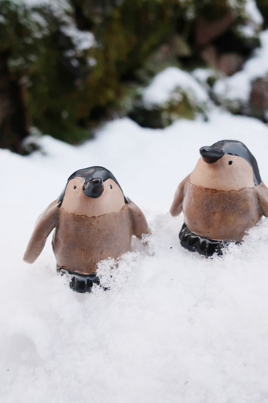 Pingviini -keramiikkaeläin