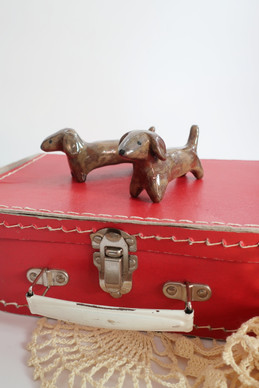 Mäyräkoira -keramiikkaeläin