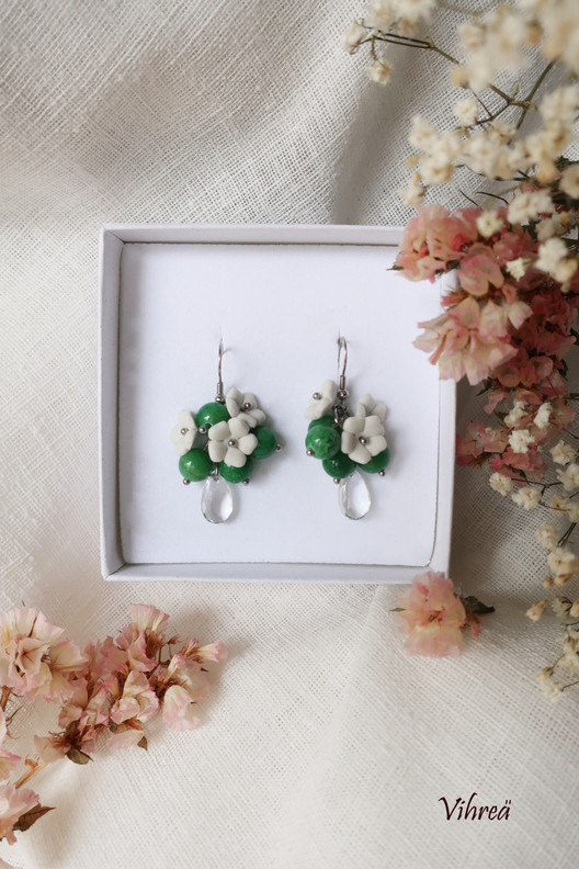 Viola - keramiikkakoru pisarahelmellä, eri värejä