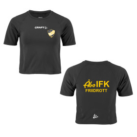 ÅIFK Crop Tee dammodell