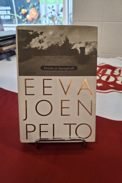Joenpelto, Eeva: Eteisiin ja kynnyksille