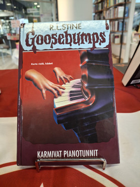 Stine, R. L: Goosebumps - Karmivat pianotunnit