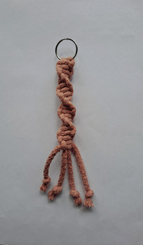 Ruskeakieppi -avaimenperä