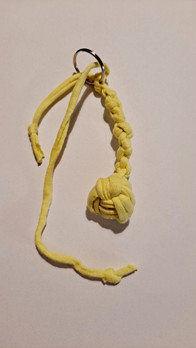 Keltainenpallo-avaimenperä