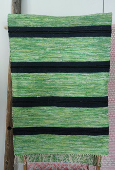 Vihreällä raidalla-kaitaliina