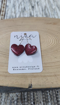 Roikkuvat glitteri sydämet