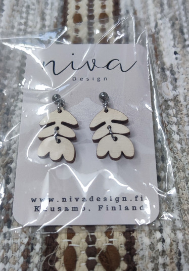 Pieni kukka nurin kurin