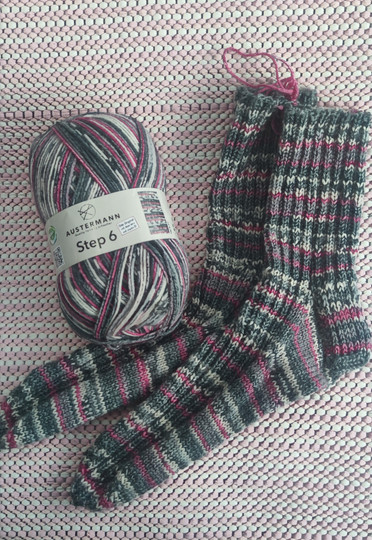 STEP 6 monivärinen