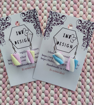 Vaahtokarkki-korvakorut