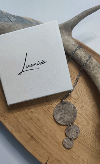 Poronsarvi kaulakorut