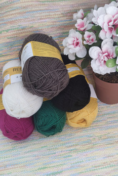 Regia 4 yksivärinen sukkalanka 50 g