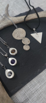 Poronsarvi kaulakorut