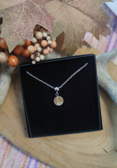 Poronsarvi kaulakorut