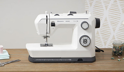 HUSQVARNA® VIKING® Onyx™ 25 NYT 365,-
