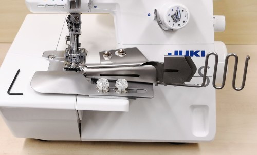 Kantvikare 28 mm med extra täckstygnsplatta  JUKI och Bernina