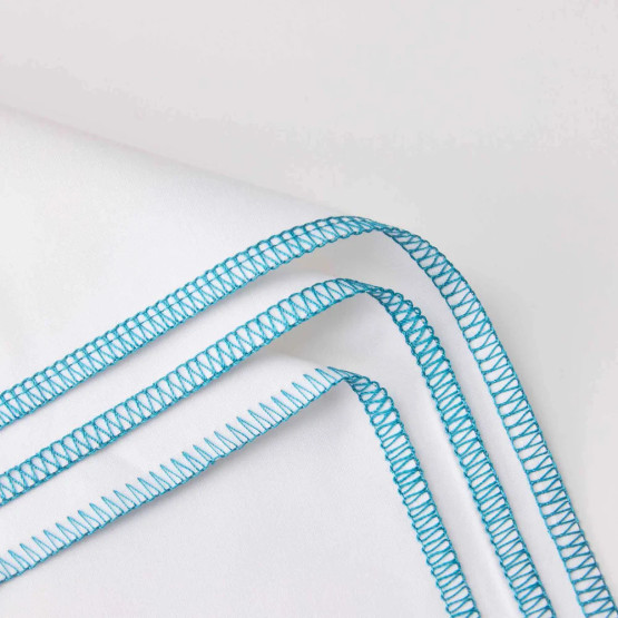 PFAFF® admire™ 3000 avancerad basic overlockmaskin! Bra utbud av tillbehör!