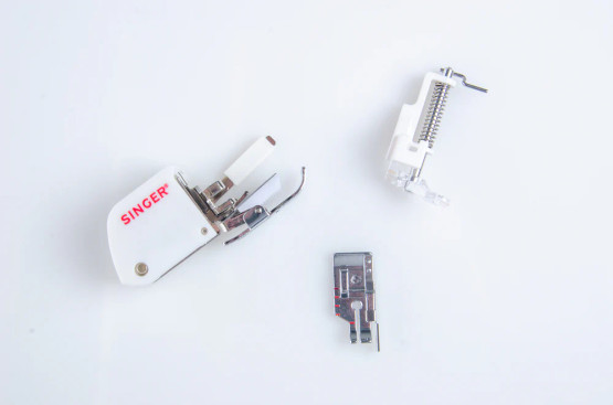 SINGER® tilkkuilu paininjalkasetti