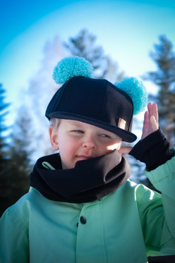 Tuplatupsulippis, musta mintun väriset tupsut