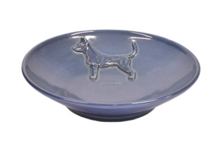 Amerikankarvatonterrieri teelautanen tai kauhanalunen