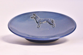 Englanninkääpiöterrieri teelautanen tai kauhanalunen