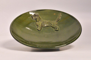 Grand basset griffon vendeen teelautanen tai kauhanalunen