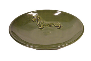 Mäyräkoira karkeakarvainen teelautanen tai kauhanalunen