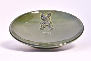 Ranskanbuldoggi teelautanen tai kauhanalunen