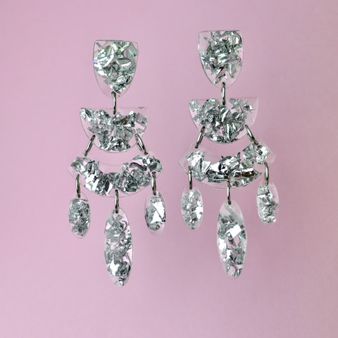 UUTUUS - Shiina - Useita Värejä