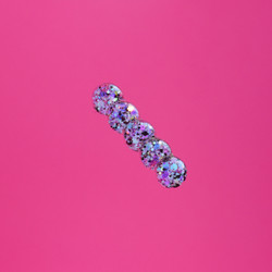 UUTUUS - Helmiina Pinni - Useita värejä