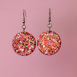 UUTUUS - Iina Koukulla - Useita Värejä