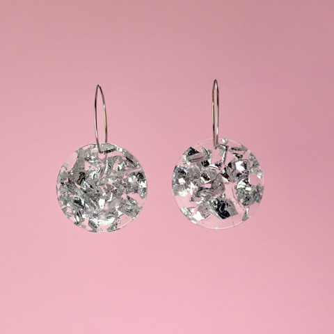 UUTUUS - Iina Renkaalla - Useita värejä