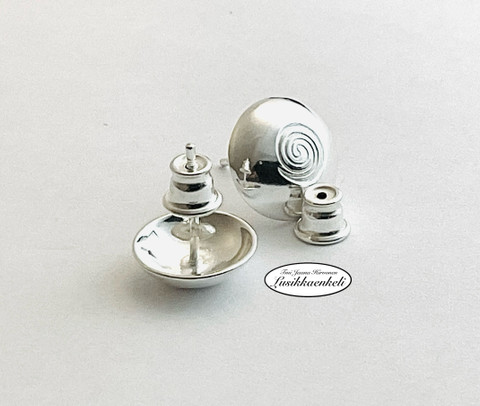 Nappikorvakorut Kierre 