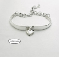 Rannekoru Hopeasiipi  Liekkisydämellä