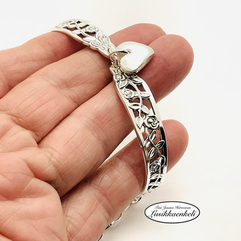 Rannekoru Ruusuköynnös sydämellä