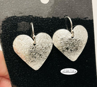 Sydänkorvakorut kukkaketo