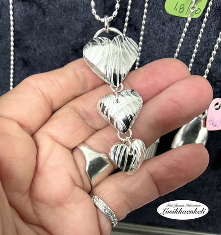 Sydänriipus trio Liekki