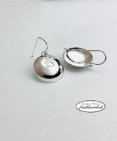 Tassukorvakorut kuppi