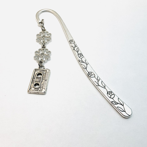 Kirjanmerkki  kasetti