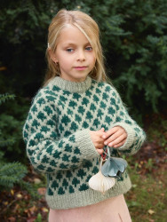 Sandnes Garn Christmas Tree Sweater Junior 2511_01 englanti