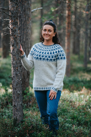 Mustikkaneuleen tarvikepaketti, Sisu Knitwear