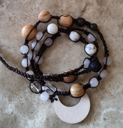 KUTSU- Kun ympärillä kuohuu / tilaustuote