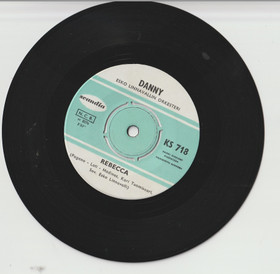 Danny: Rebecca / Ei enää 7