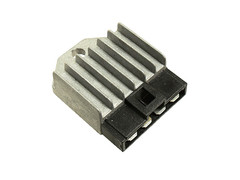 Jännitteensäädin Yamaha 92-01 81-620