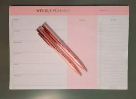 Weekly Planner Pad + 2 Rose Gold -kynää
