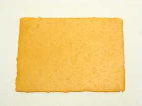 A4 oranssi, revitty reuna