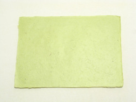 A4 omenan vihreä C 26, revitty reuna