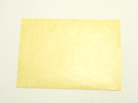 A4 vaaleankeltainen, suora reuna