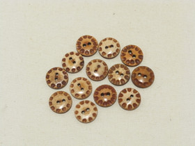 Puhvelinluunappi, 'pistepainauma', hennavärjätty