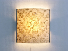 Seinävalaisin, kulta-aurinko, harmaa runko