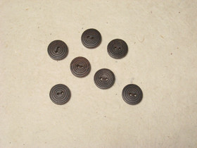 Puunappi 'pyöreä, urat päällä'